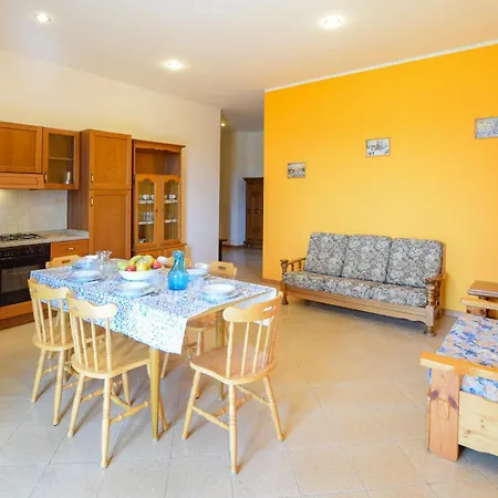 Lovely In Διαμέρισμα Tuoro sul Trasimeno